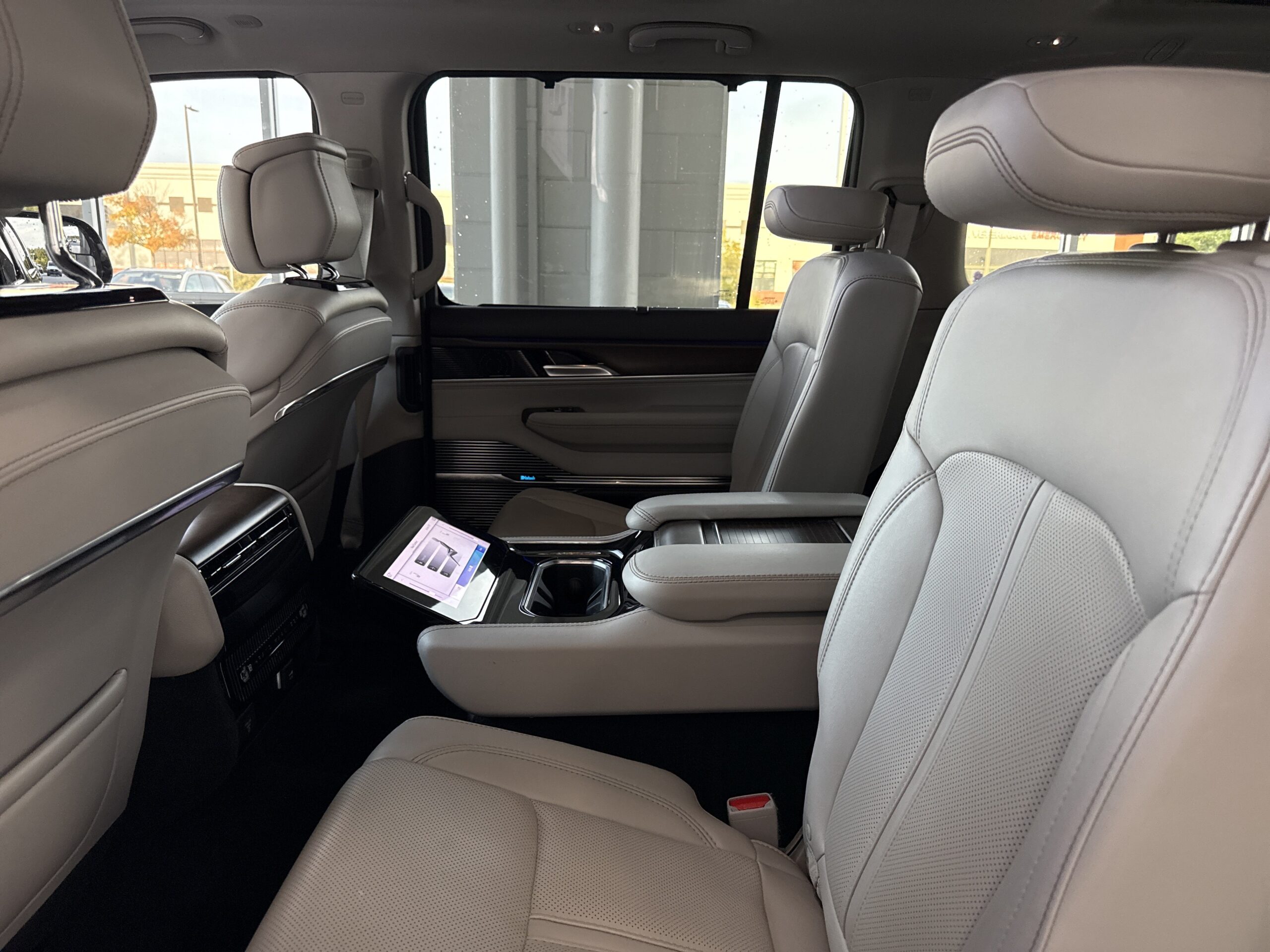 2024 Jeep Grand Wagoneer