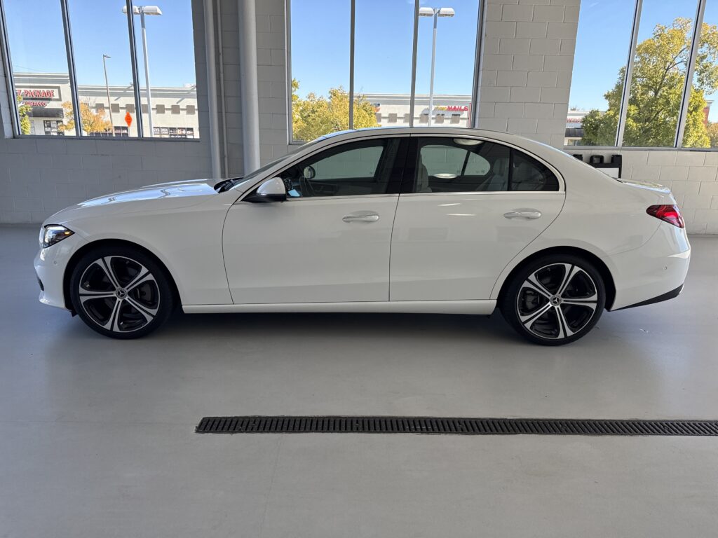 2024 Mercedes-Benz  C 300