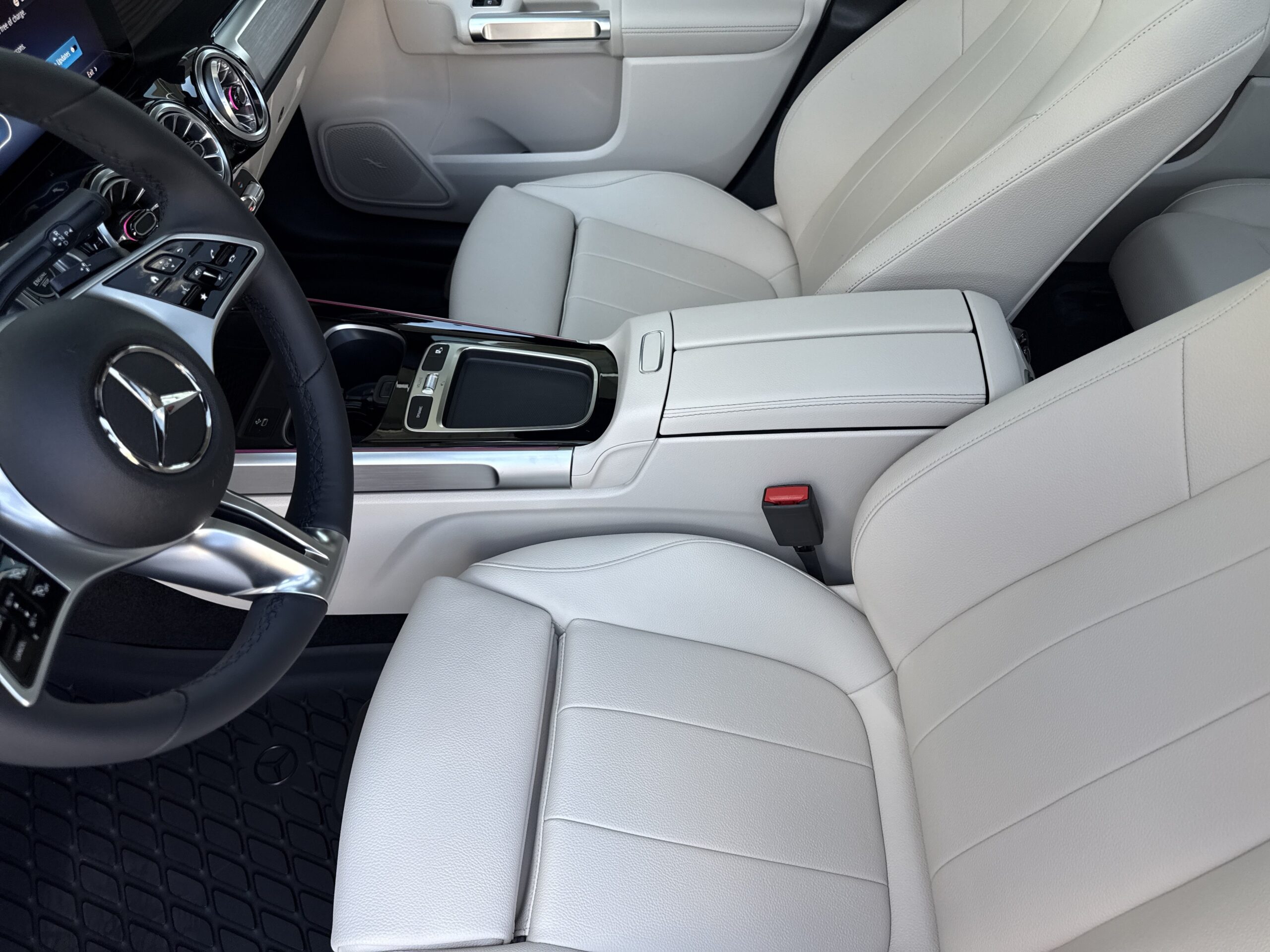 2026 Mercedes-Benz  GLB 250