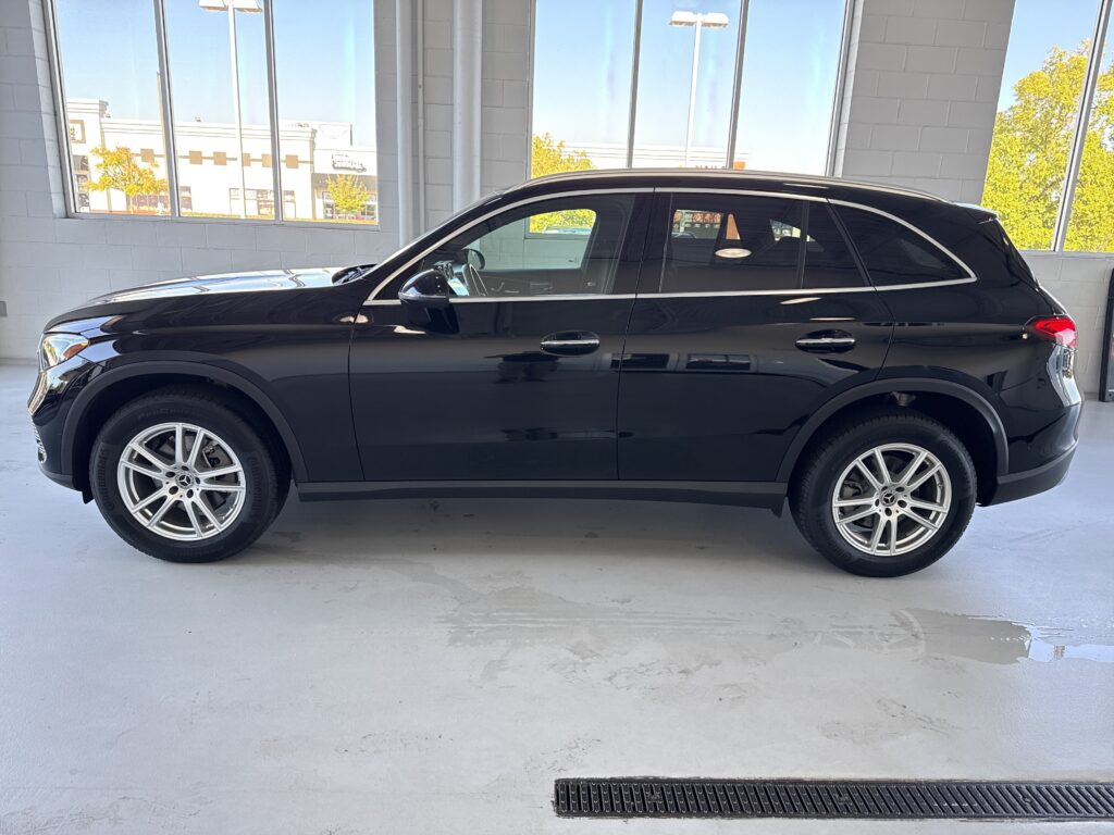 2025 Mercedes-Benz  GLC 300