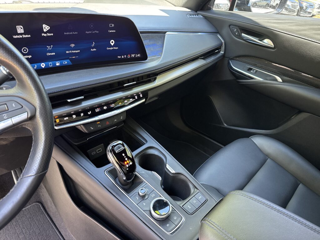2024 Cadillac XT4 AWD Sport