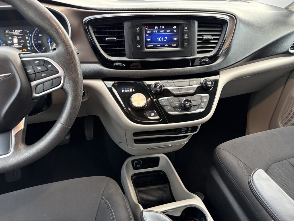 2017 Chrysler Pacifica LX