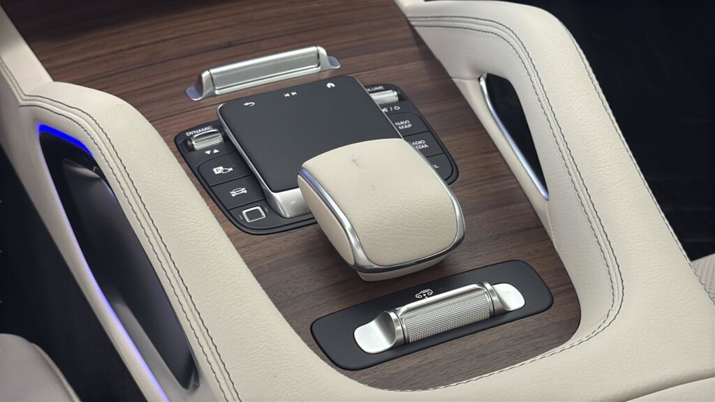2026 Mercedes-Benz  GLS 450