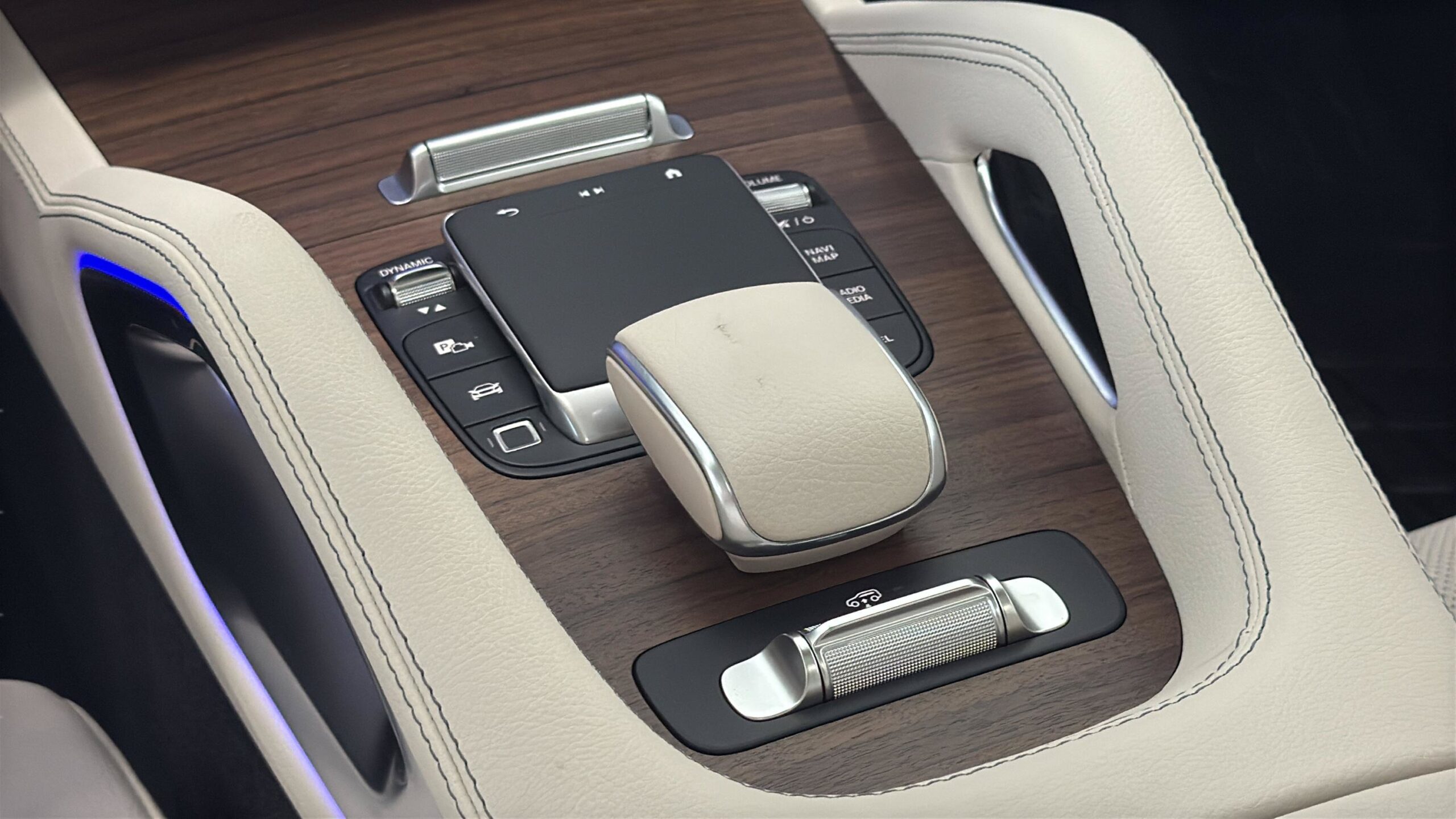 2026 Mercedes-Benz  GLS 450
