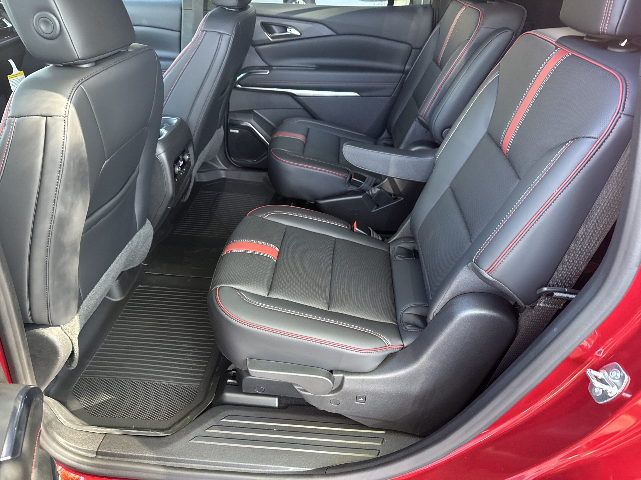 2027 Chevrolet Traverse FWD RS