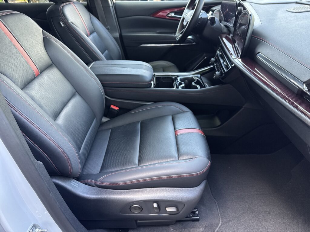 2025 Chevrolet Traverse FWD RS