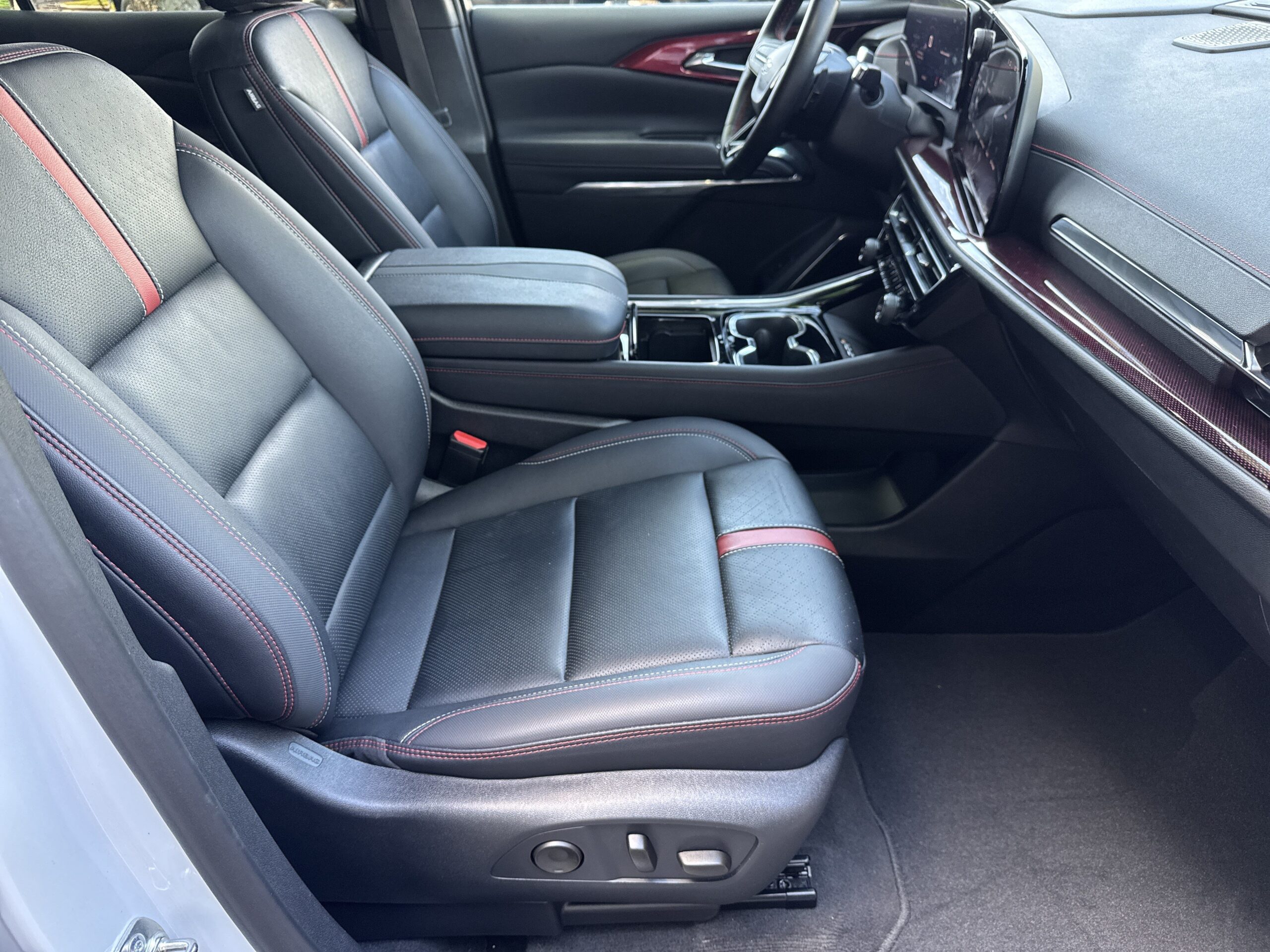 2025 Chevrolet Traverse FWD RS