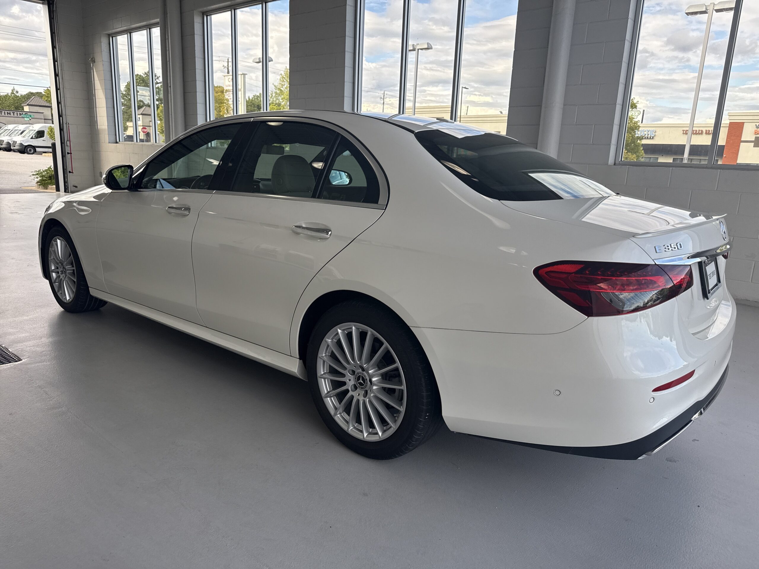 2022 Mercedes-Benz  E 350