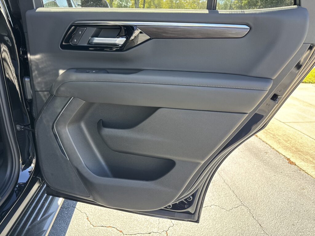 2027 Chevrolet Tahoe LS