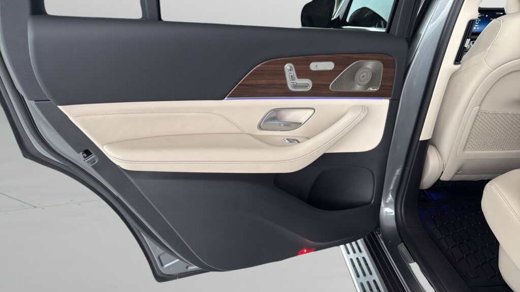 2026 Mercedes-Benz  GLS 450