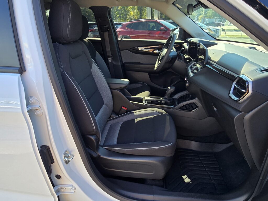 2025 Chevrolet Trailblazer LS