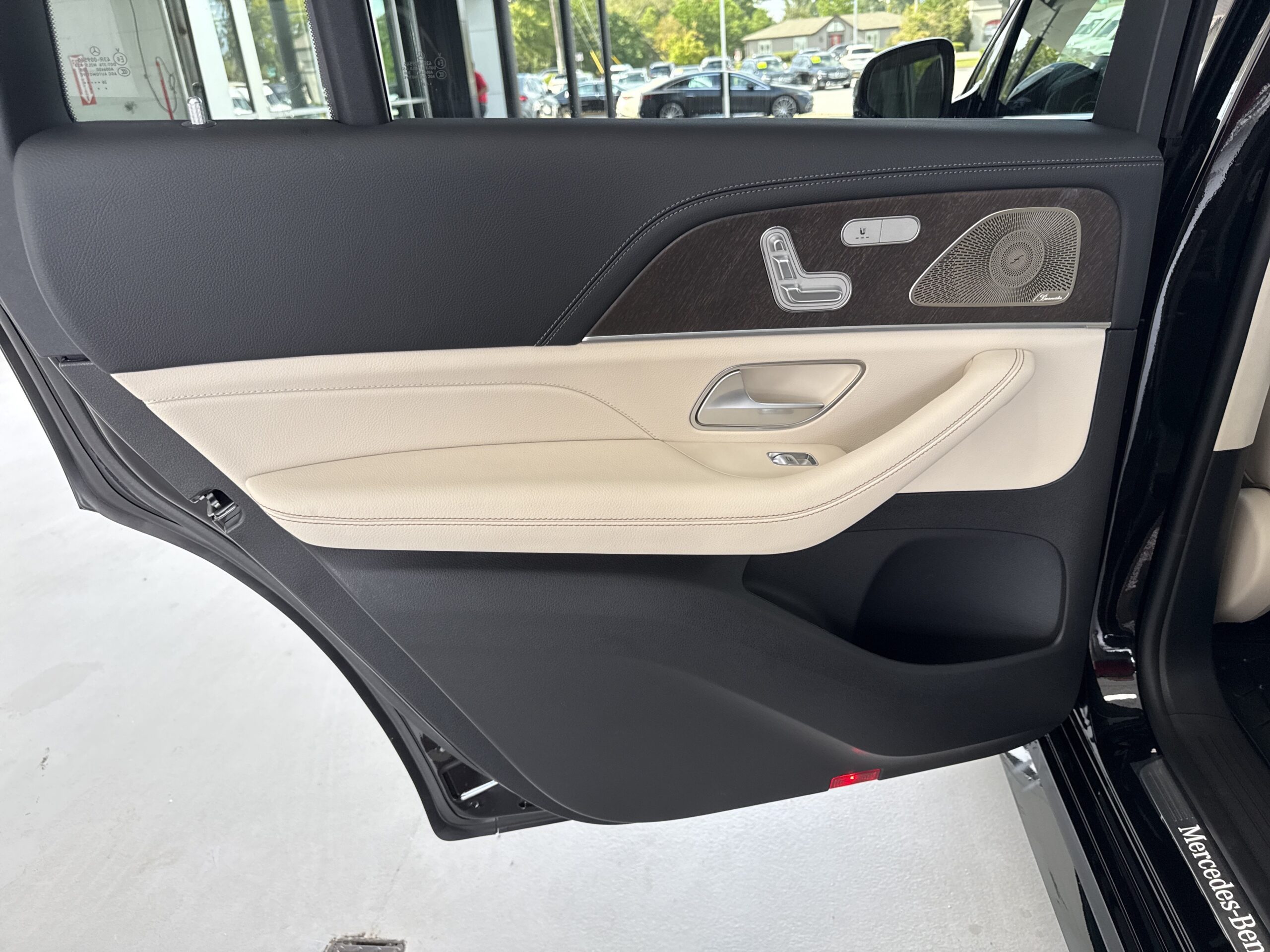 2027 Mercedes-Benz  GLS 450