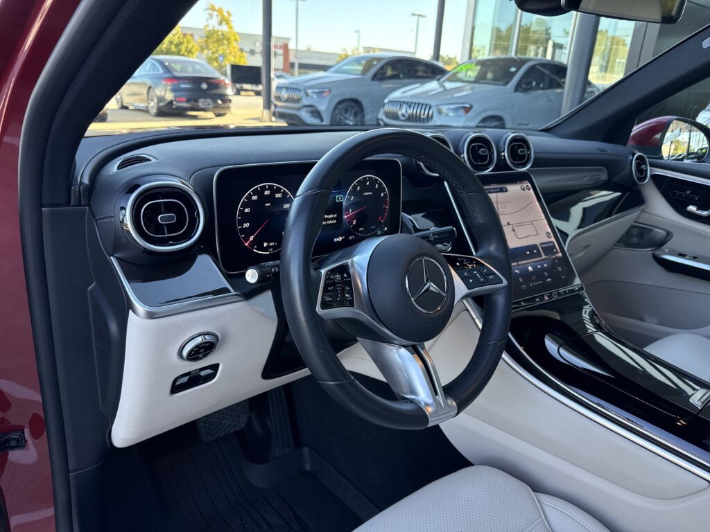 2024 Mercedes-Benz  GLC 300