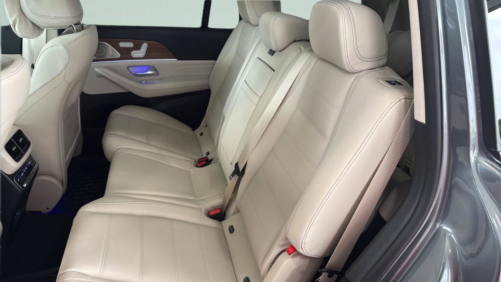 2026 Mercedes-Benz  GLS 450