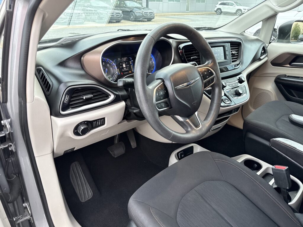 2017 Chrysler Pacifica LX