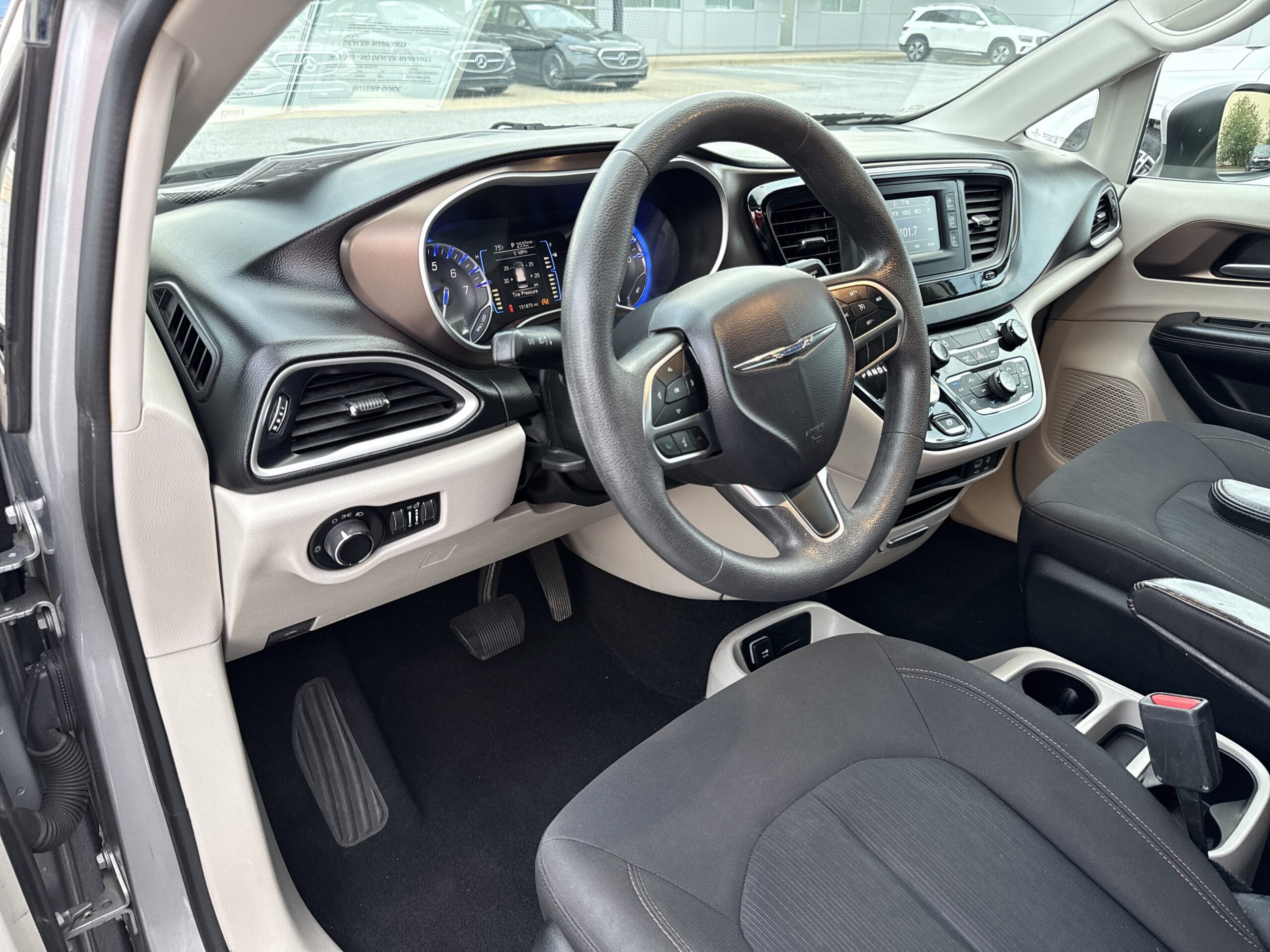 2017 Chrysler Pacifica LX