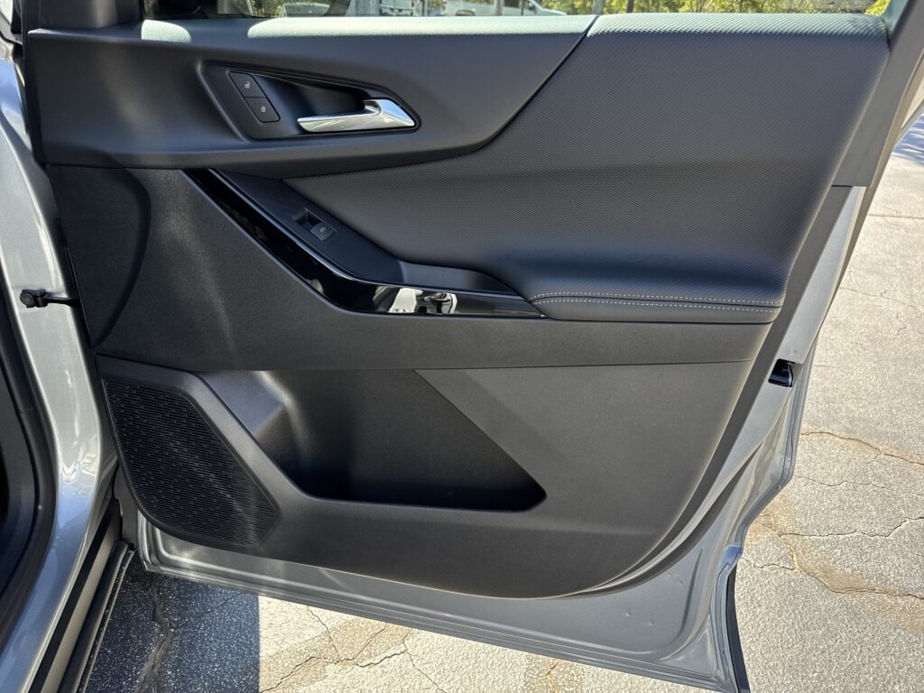 2027 Chevrolet Equinox FWD LT