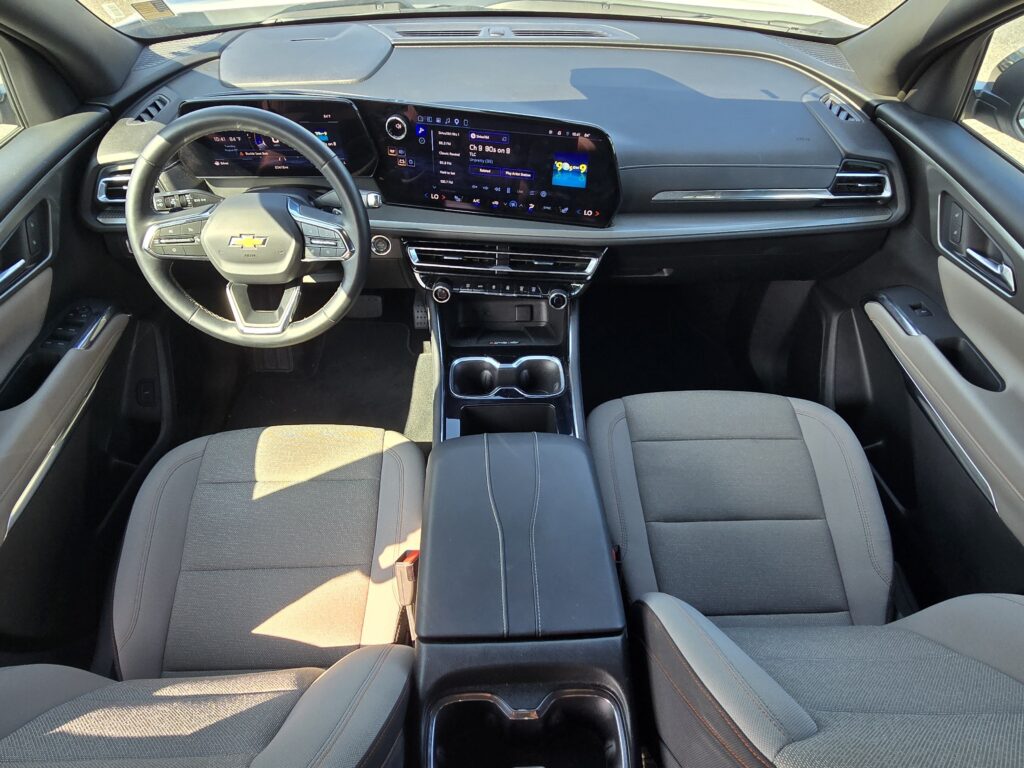2026 Chevrolet Traverse FWD LT