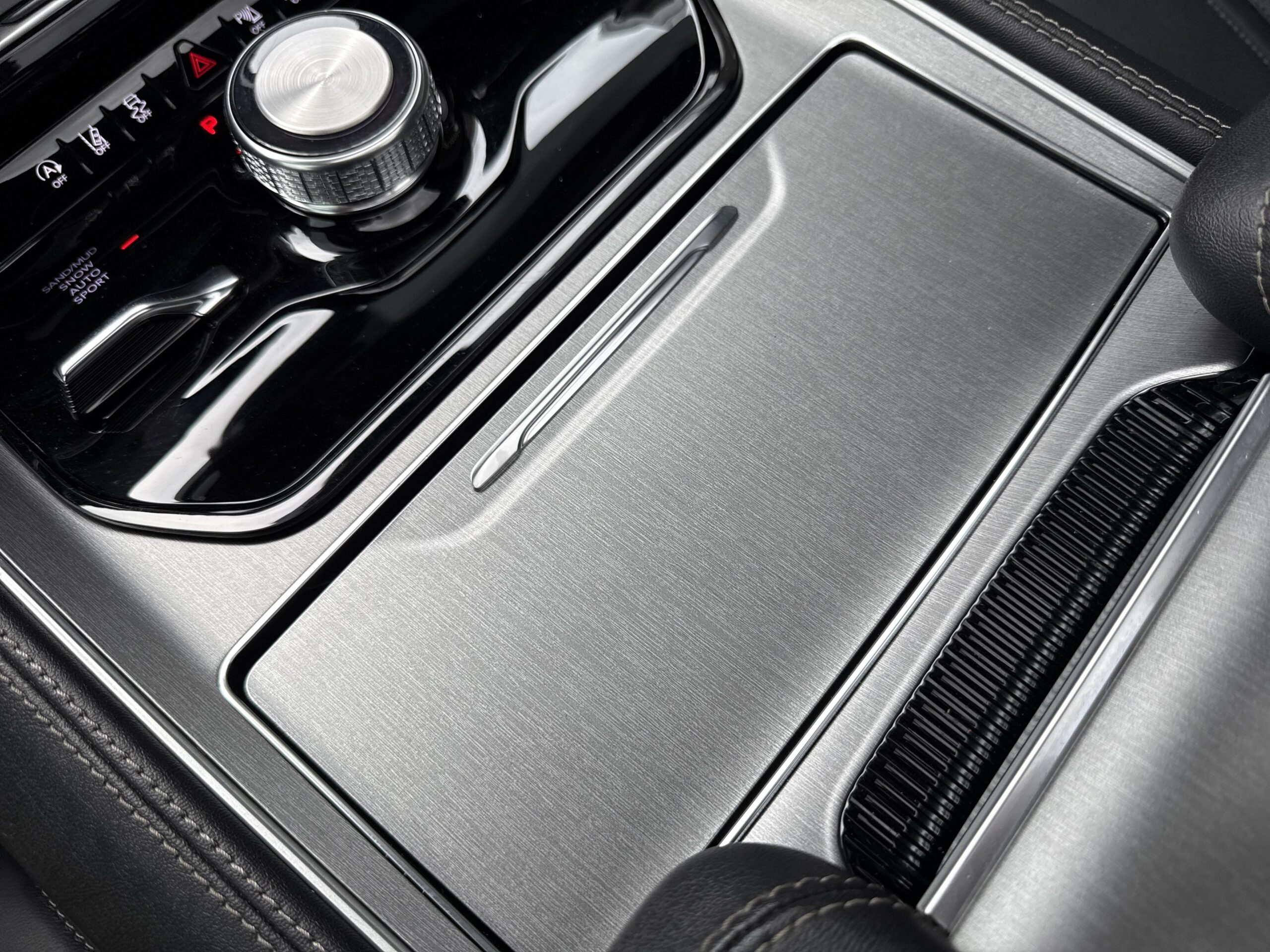 2025 Jeep Wagoneer Series II Carbide
