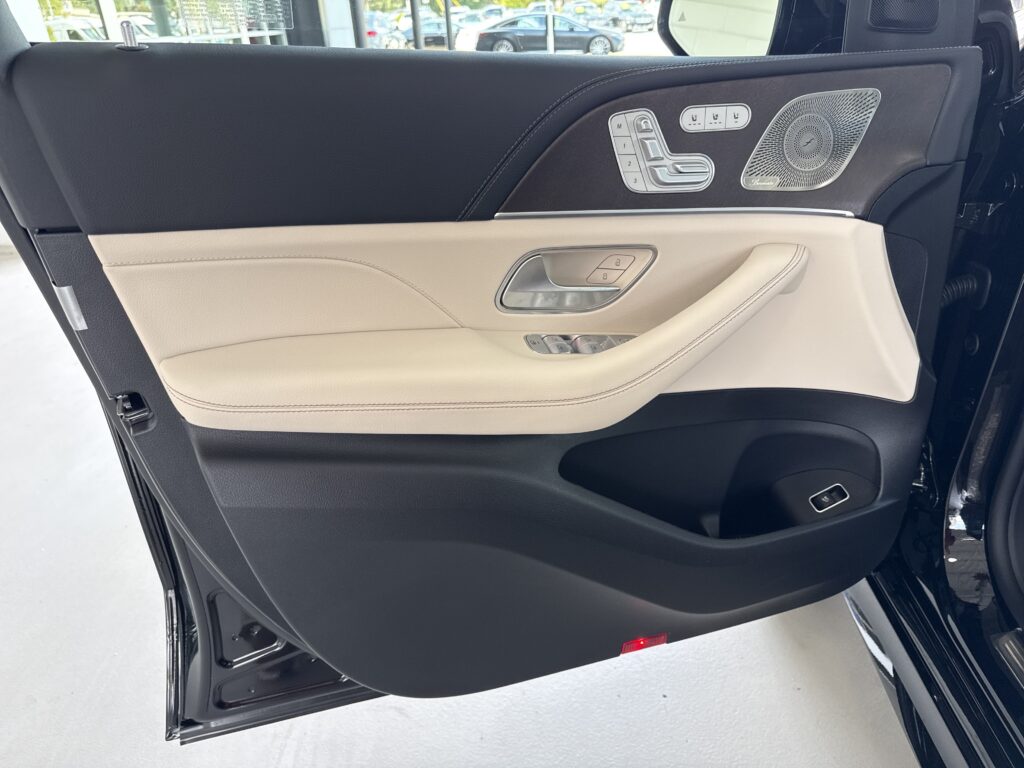 2027 Mercedes-Benz  GLS 450