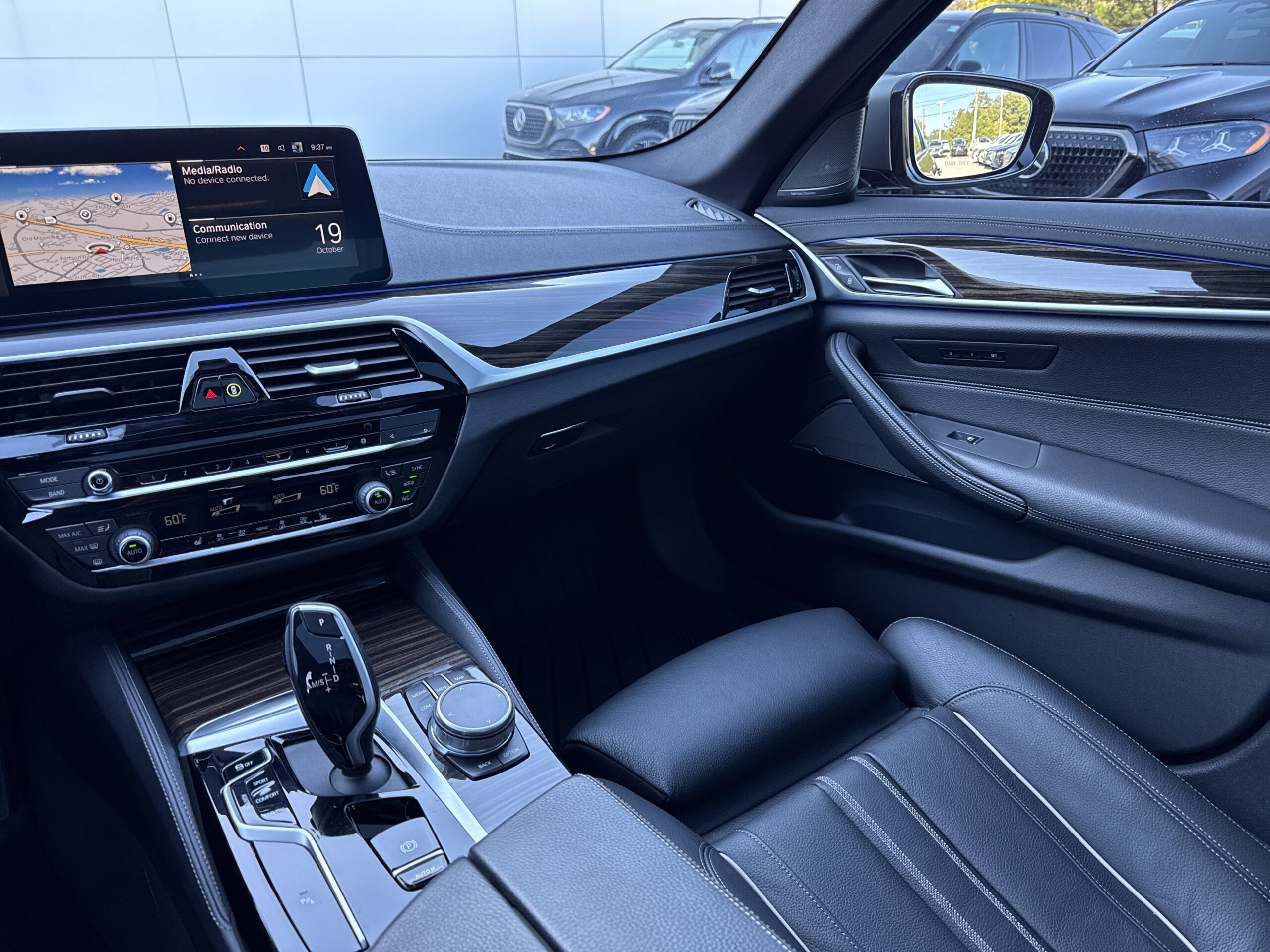 2022 BMW  M550i xDrive