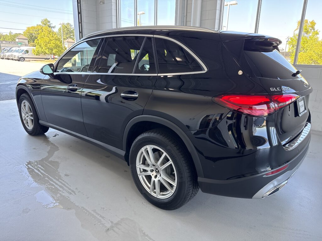 2025 Mercedes-Benz  GLC 300
