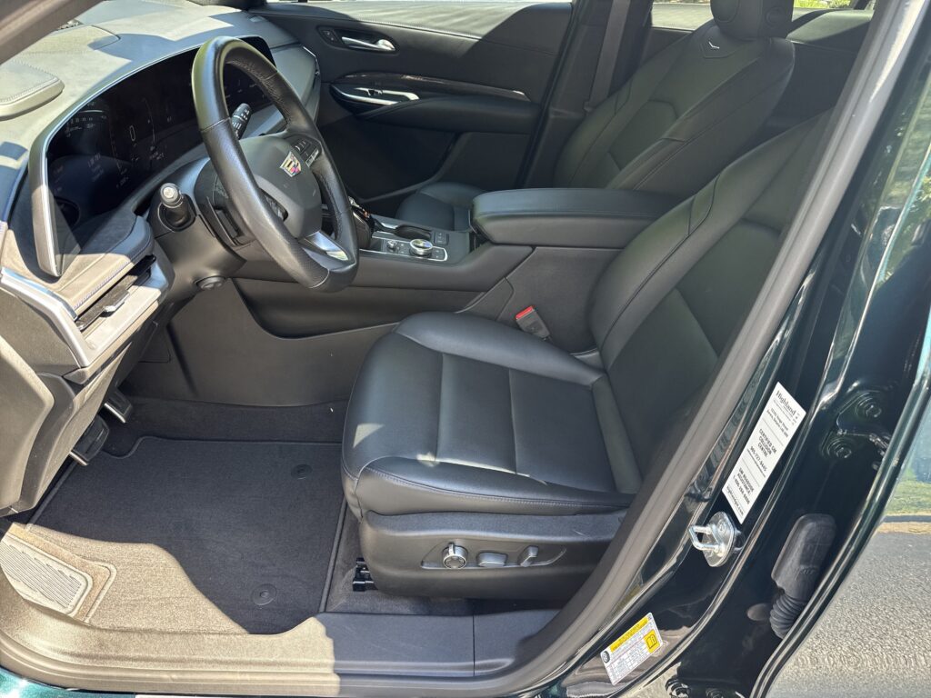 2024 Cadillac XT4 AWD Sport