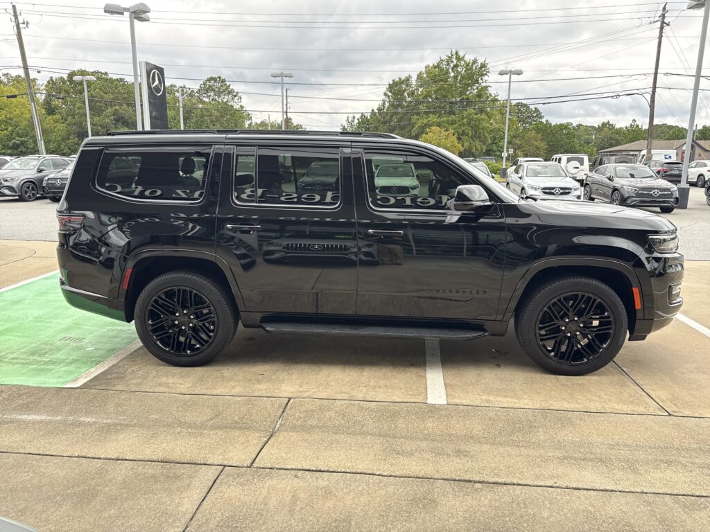 2025 Jeep Wagoneer Series II Carbide