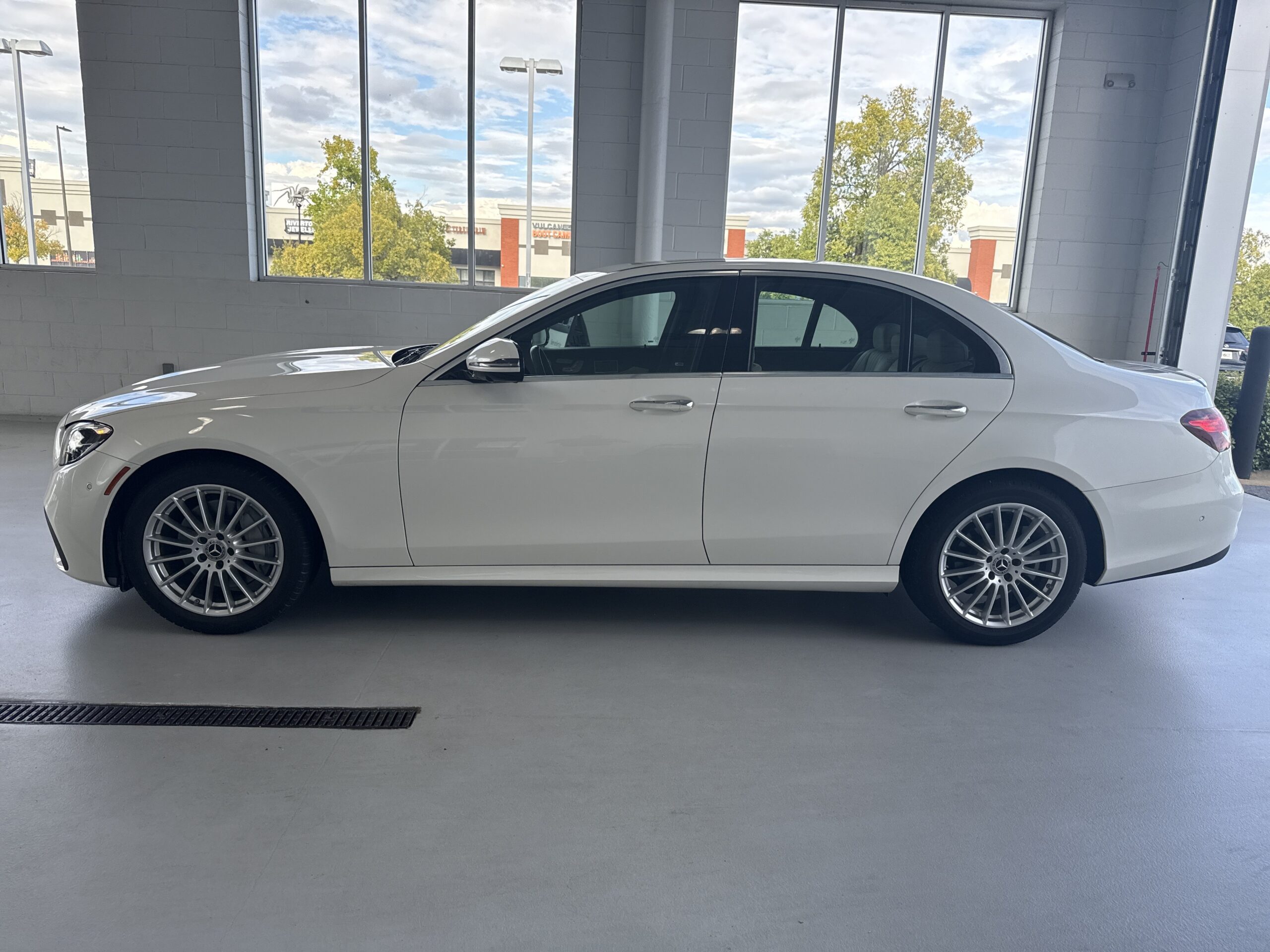 2022 Mercedes-Benz  E 350