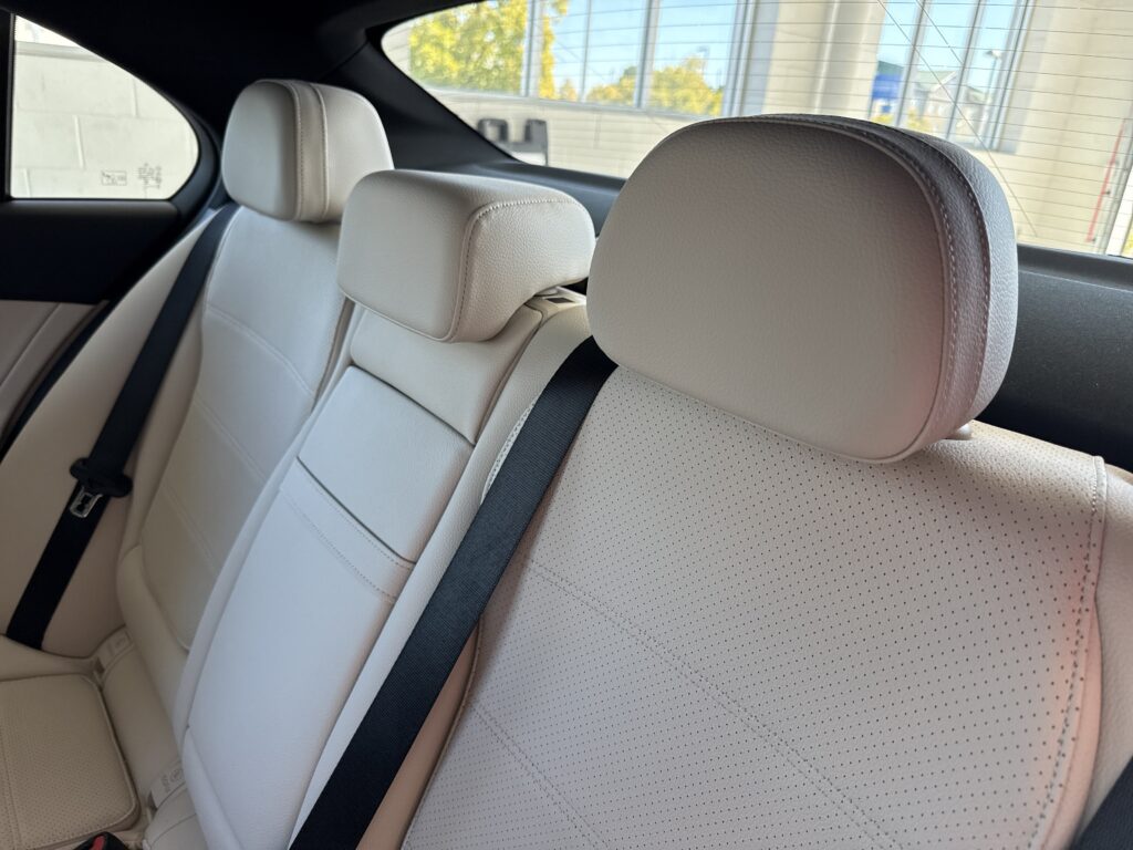 2024 Mercedes-Benz  C 300