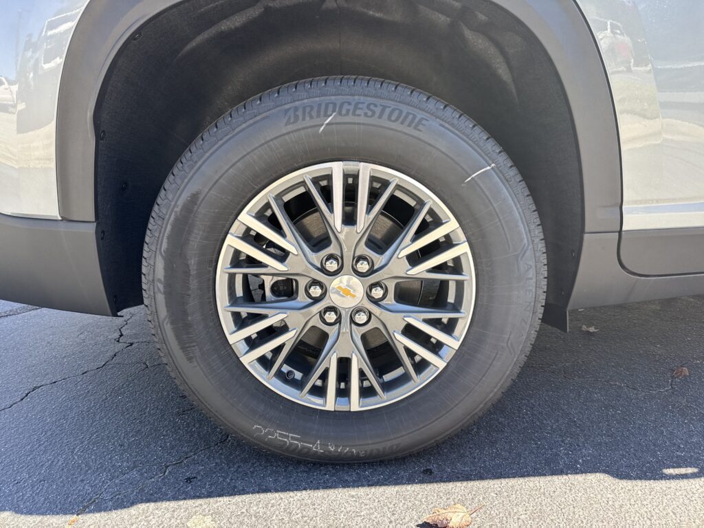 2026 Chevrolet Traverse FWD LT