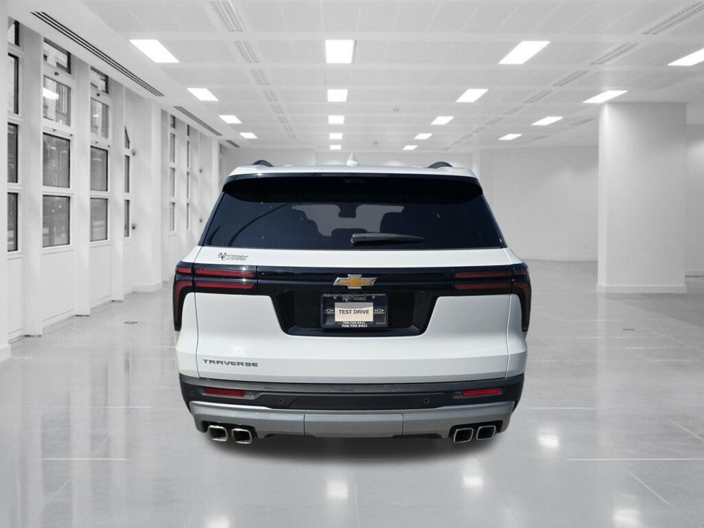 2026 Chevrolet Traverse FWD LT