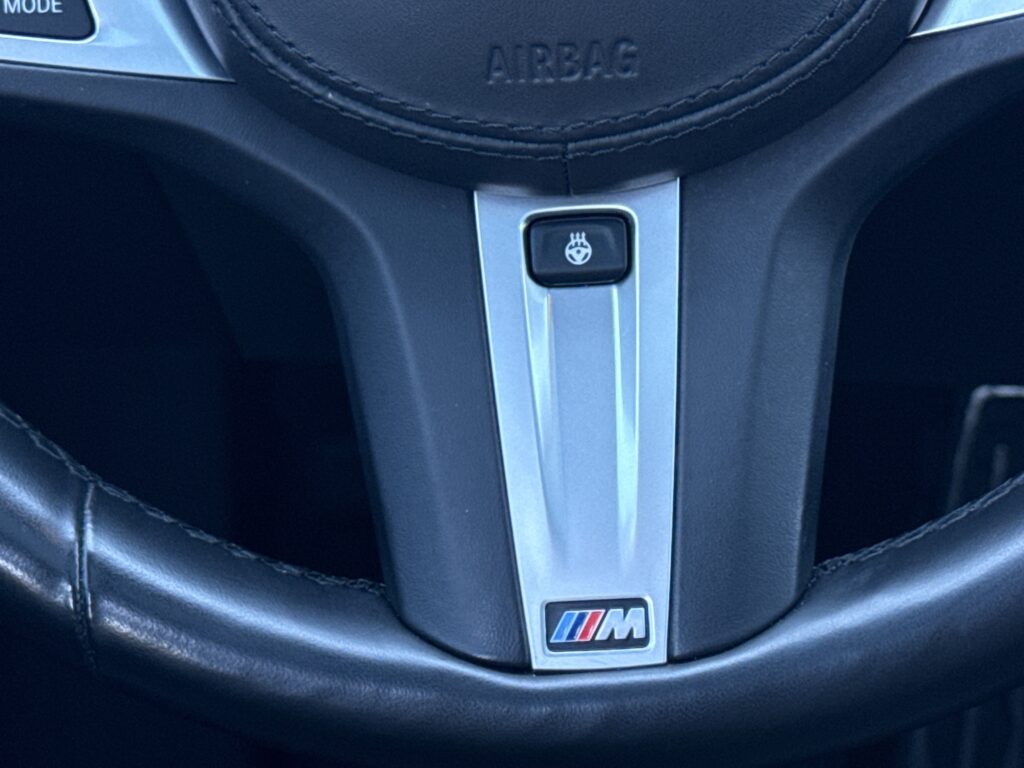 2022 BMW  M550i xDrive