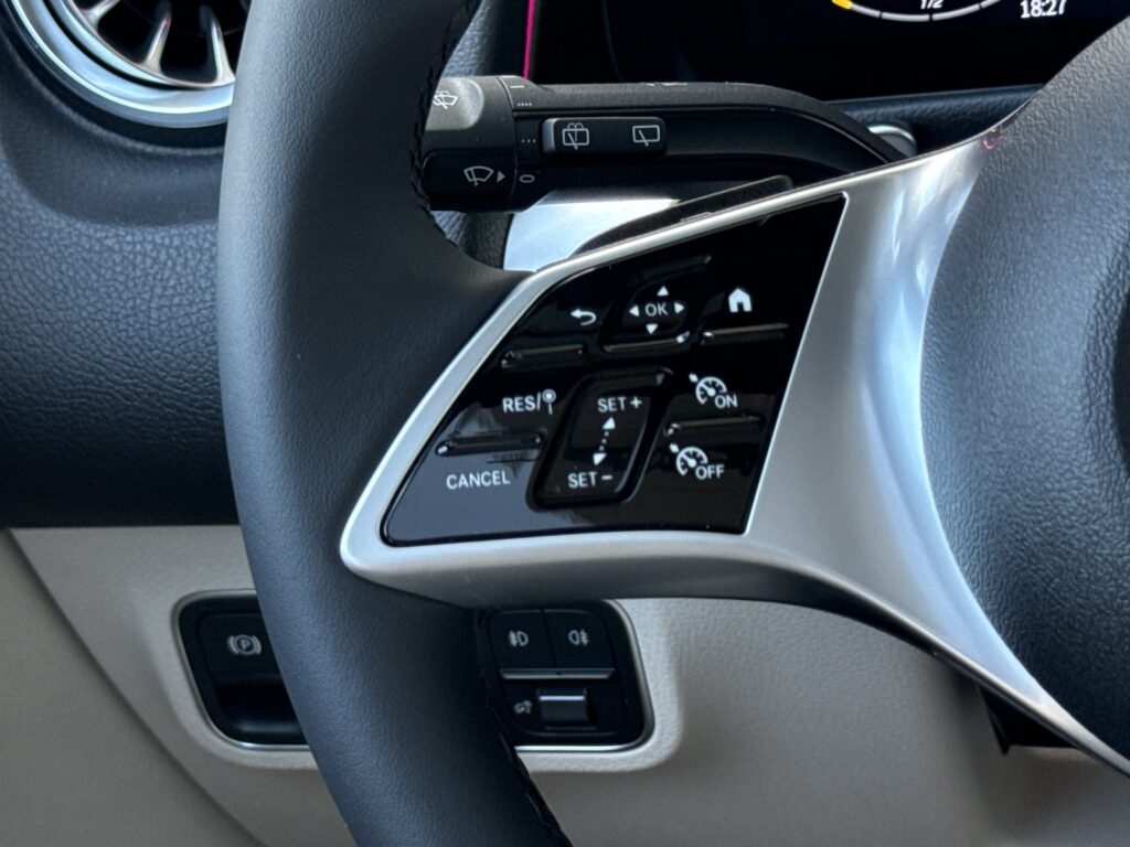 2026 Mercedes-Benz  GLB 250