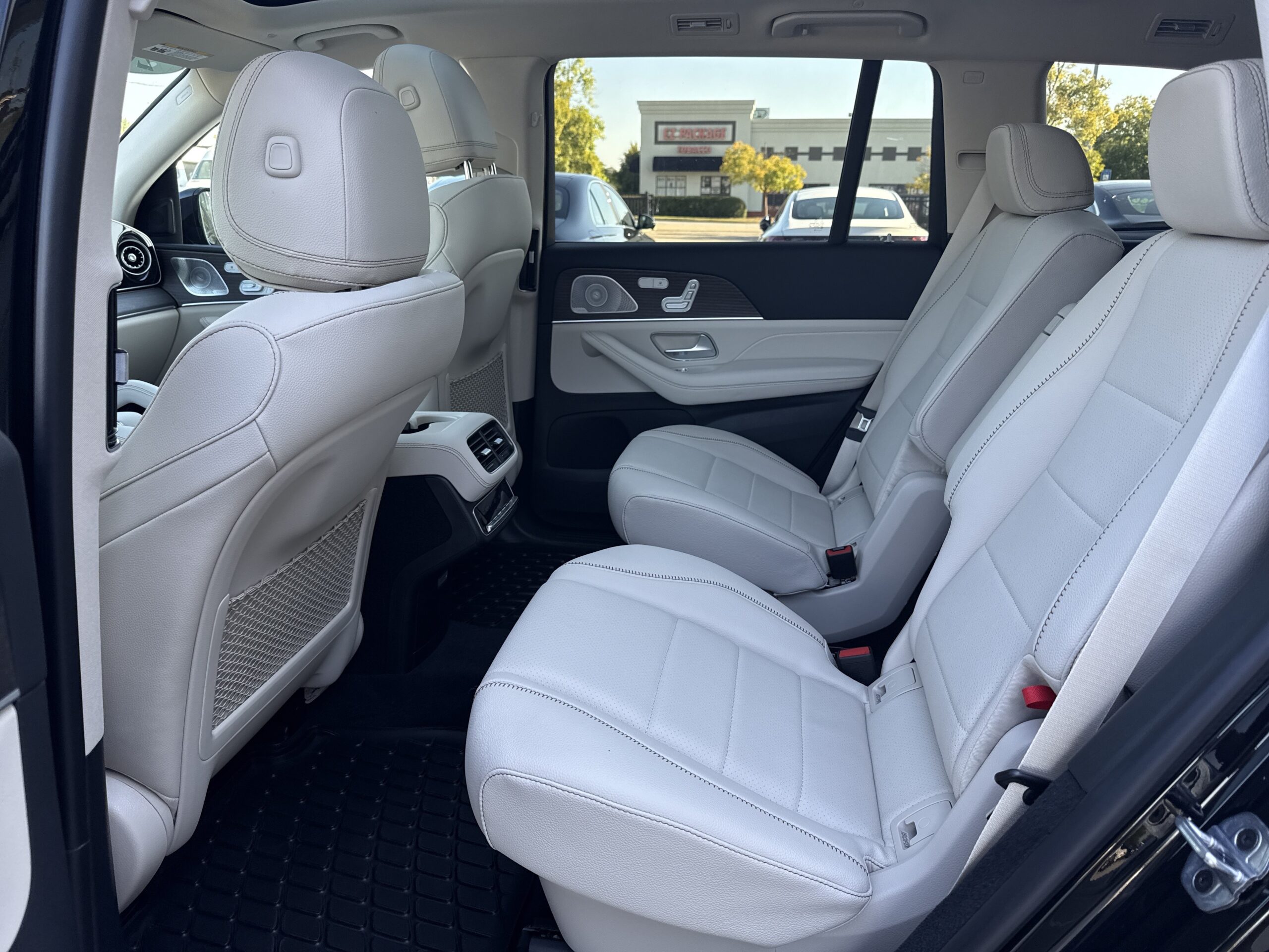 2027 Mercedes-Benz  GLS 450