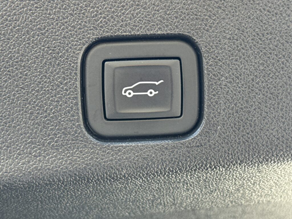 2025 Chevrolet Traverse FWD RS