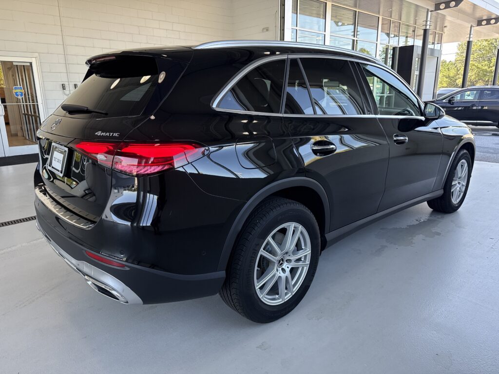 2025 Mercedes-Benz  GLC 300
