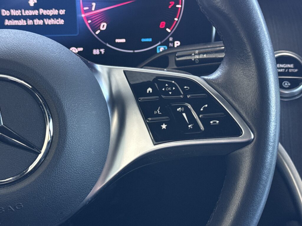 2025 Mercedes-Benz  GLC 300