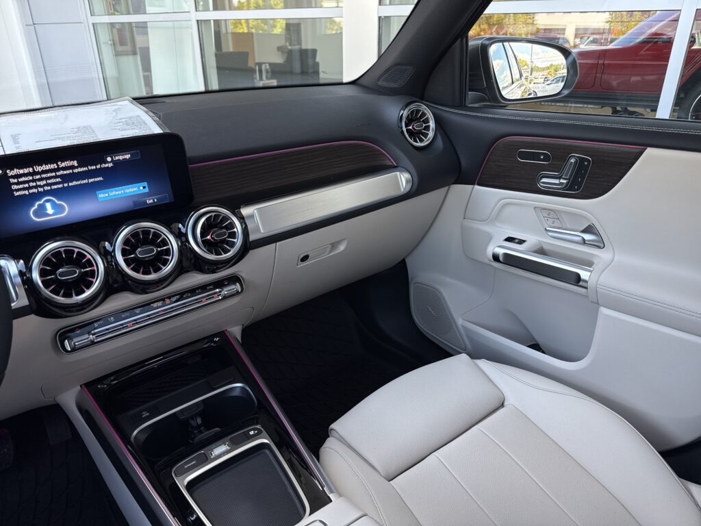 2026 Mercedes-Benz  GLB 250