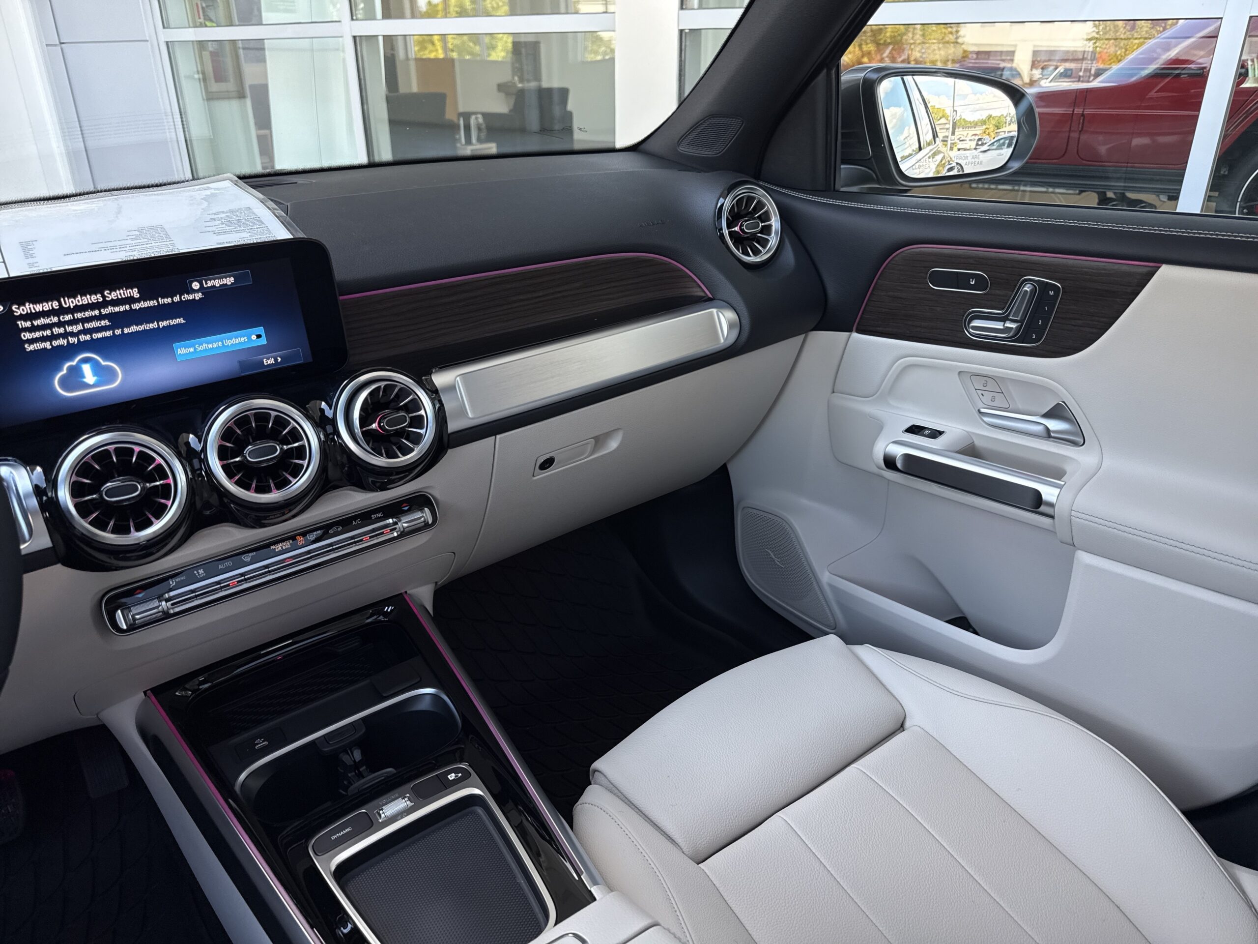 2026 Mercedes-Benz  GLB 250