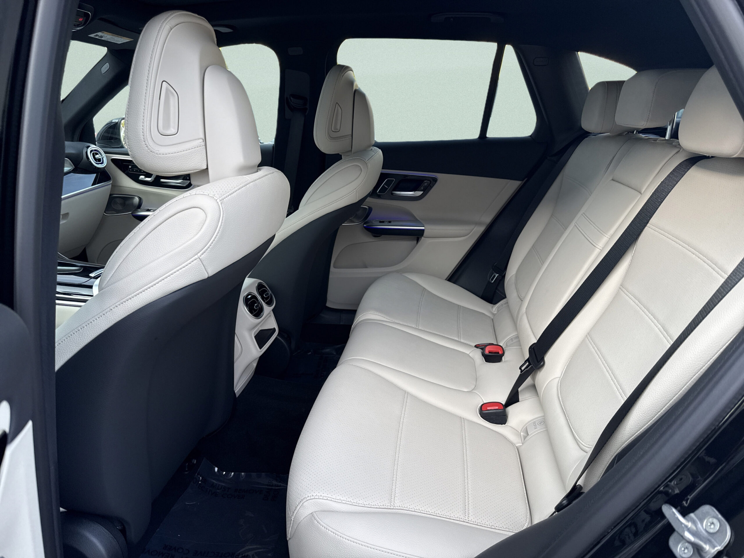 2027 Mercedes-Benz  GLC 300