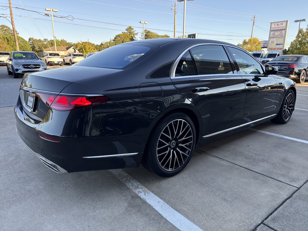 2027 Mercedes-Benz  S 580
