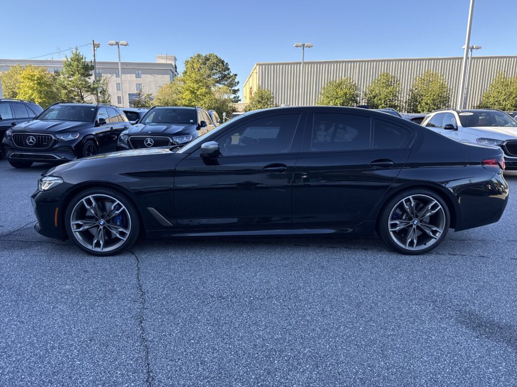 2022 BMW  M550i xDrive