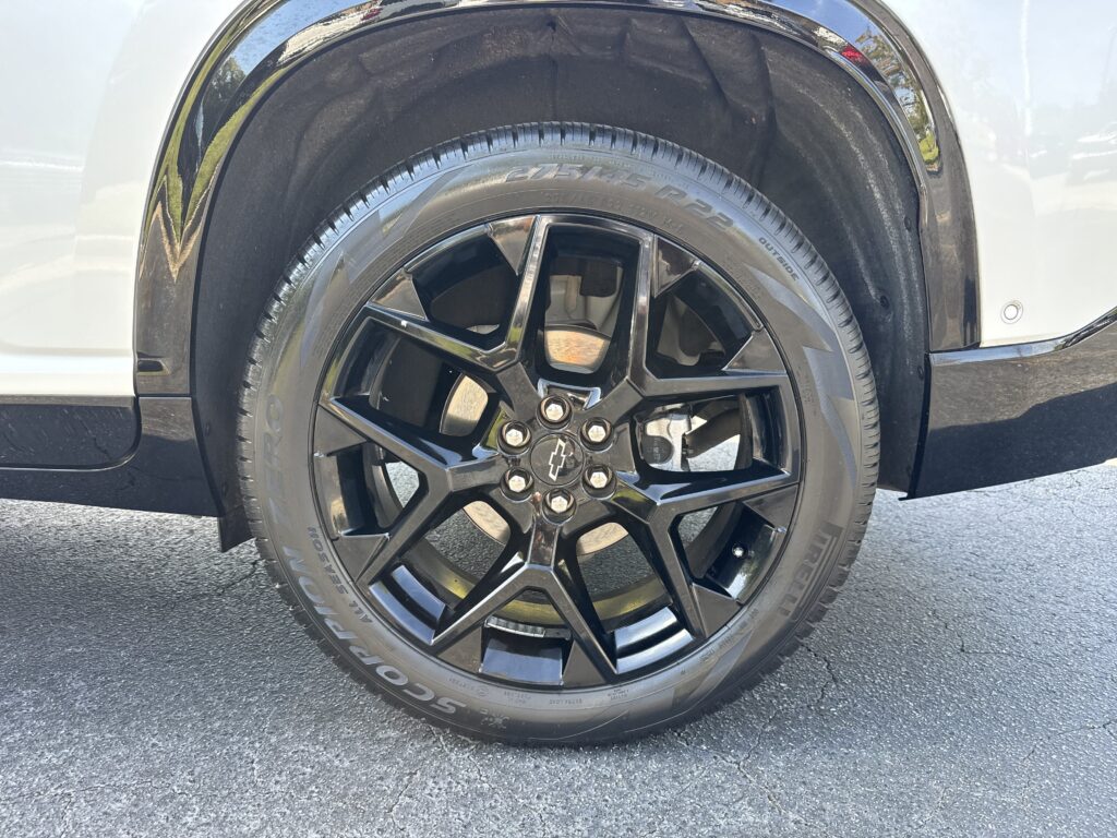 2025 Chevrolet Traverse FWD RS