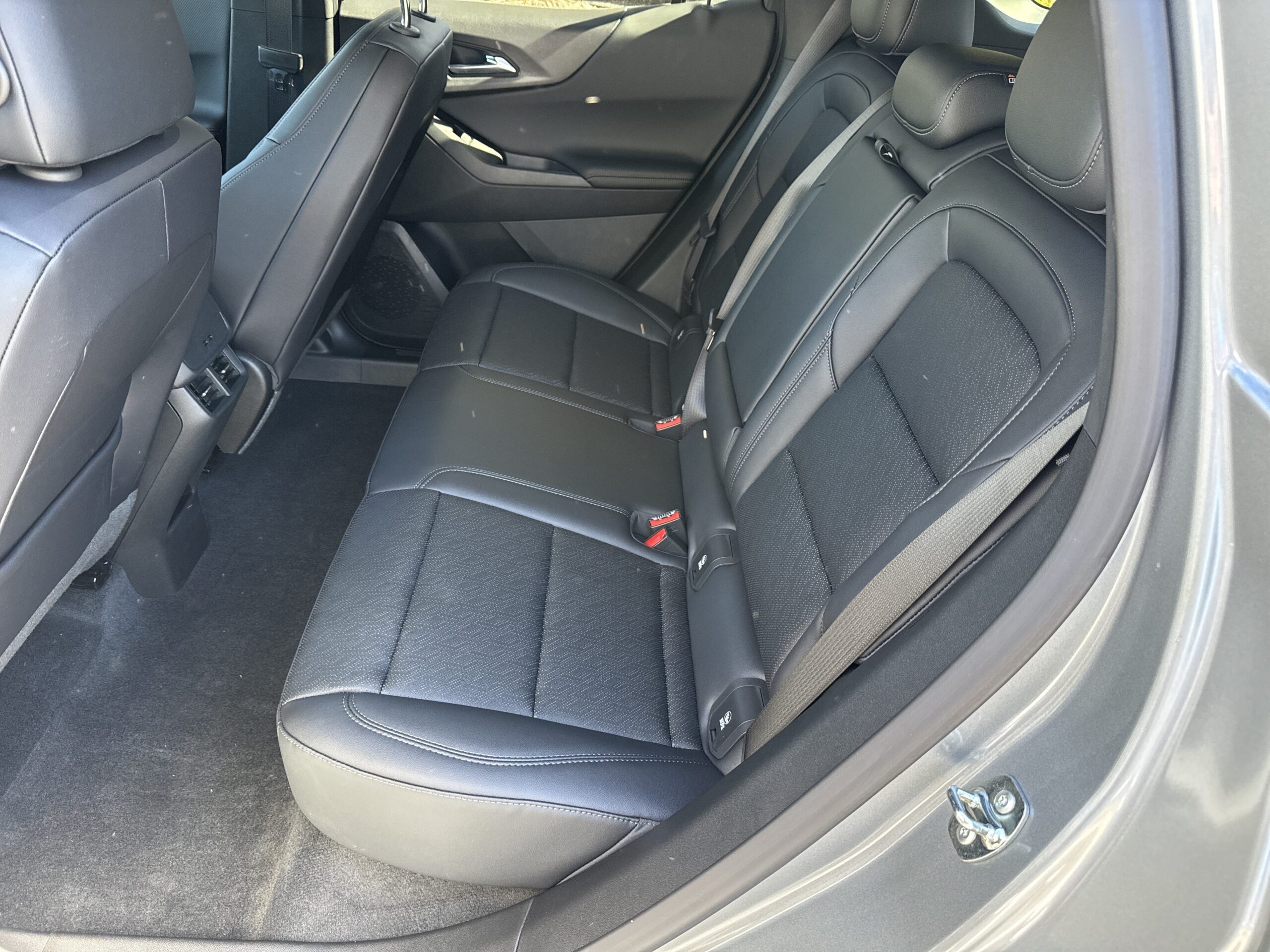 2027 Chevrolet Equinox FWD LT