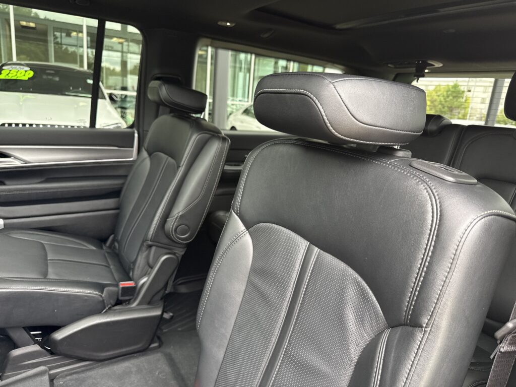 2025 Jeep Wagoneer Series II Carbide