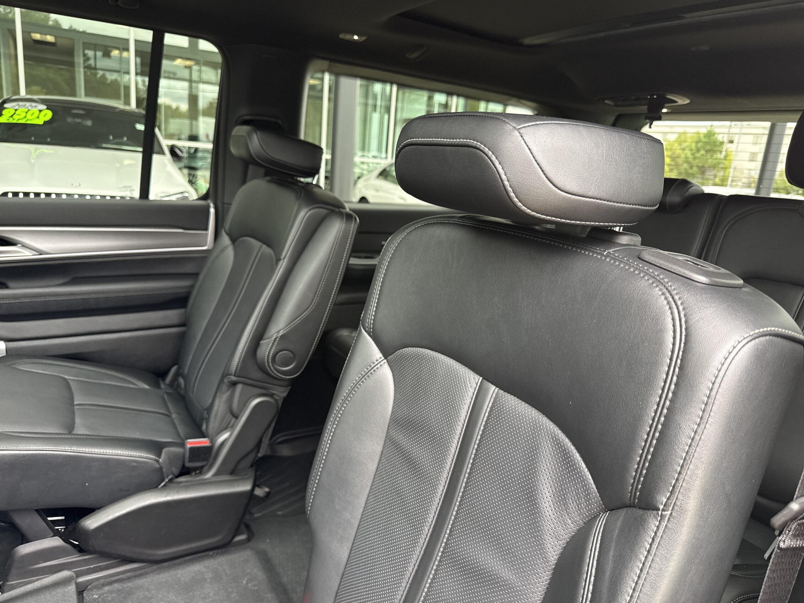 2025 Jeep Wagoneer Series II Carbide