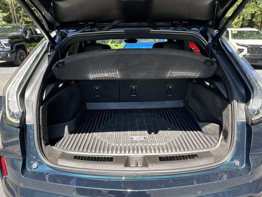 2024 Cadillac XT4 AWD Sport
