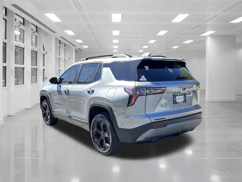 2027 Chevrolet Equinox FWD LT
