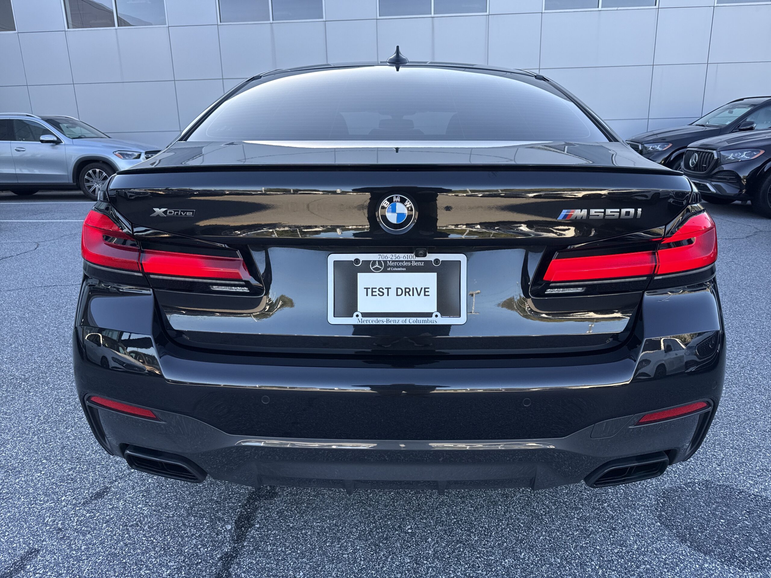 2022 BMW  M550i xDrive